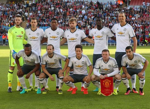 杨瀚森入选NBA首轮，携女友洛杉矶特训，引发关注，展现中国球员崛起之路。